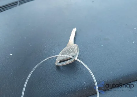 2004 Chevrolet Tahoe Ls из США, поврежденный, VIN 1GNEK13T84J288739